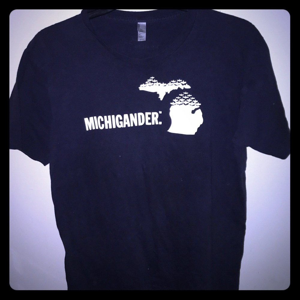 Michigan awesome shirt size large